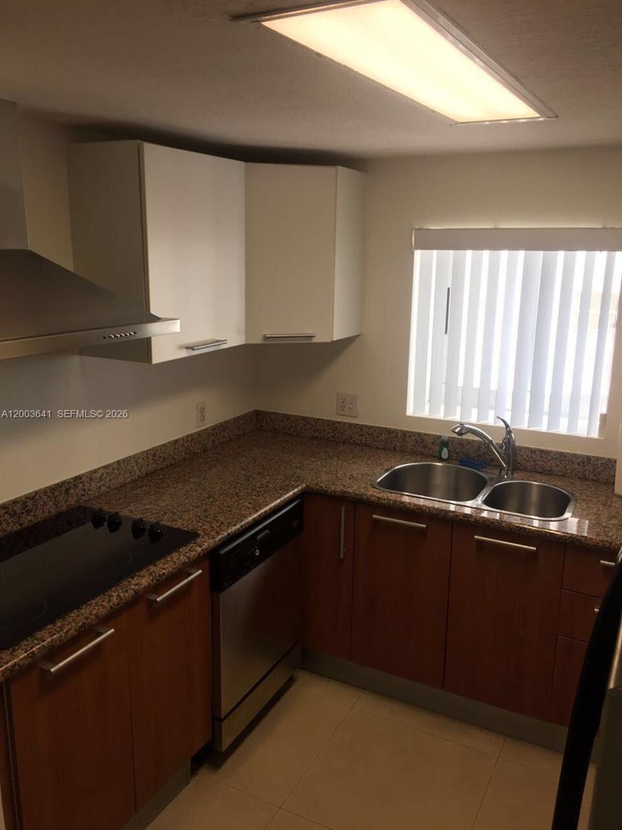170 SE 14th St #1504, Miami FL 33131