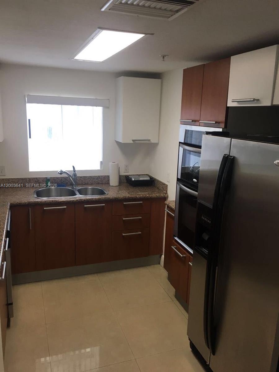 170 SE 14th St #1504, Miami FL 33131