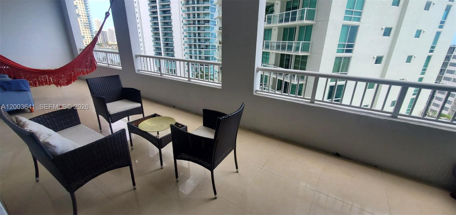 170 SE 14th St #1504, Miami FL 33131