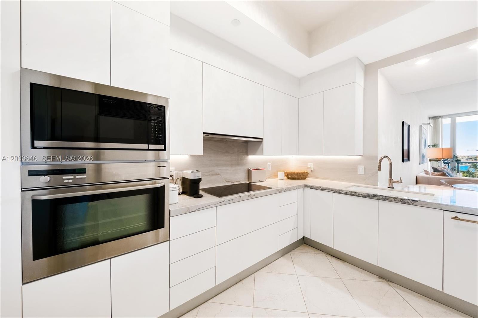 100 S Pointe Dr #702, Miami Beach FL 33139