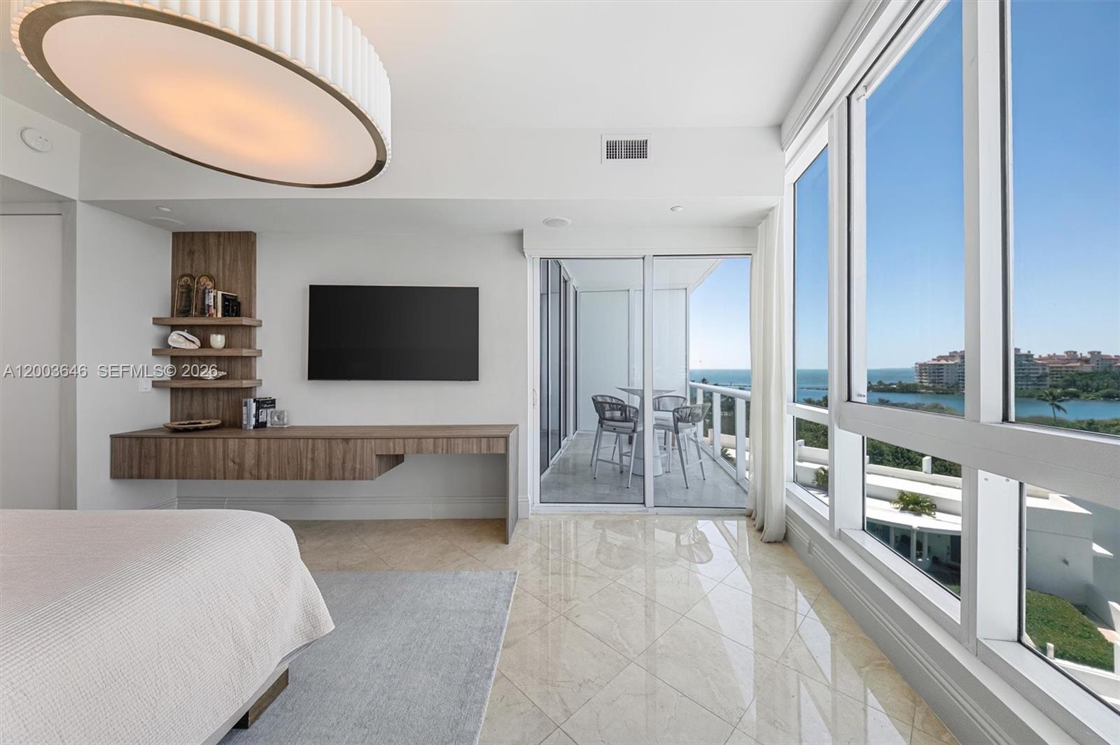 100 S Pointe Dr #702, Miami Beach FL 33139