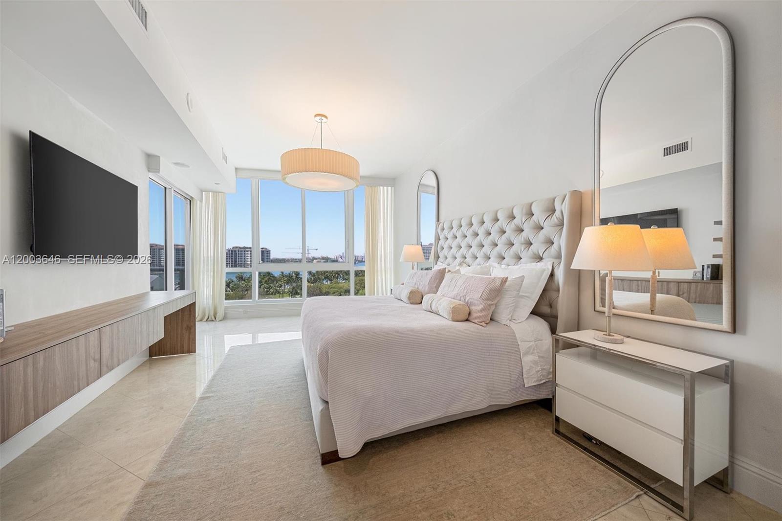 100 S Pointe Dr #702, Miami Beach FL 33139