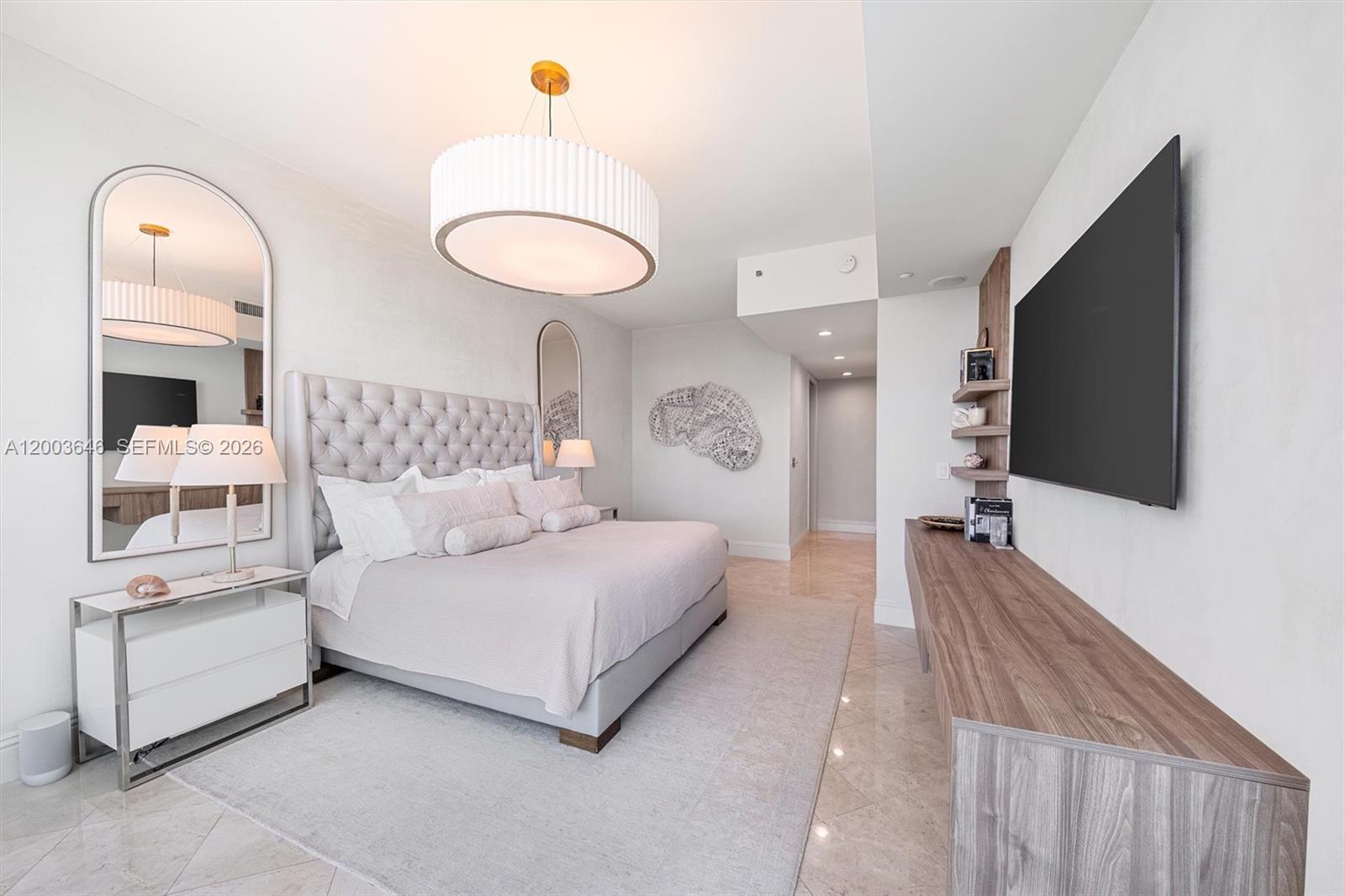100 S Pointe Dr #702, Miami Beach FL 33139