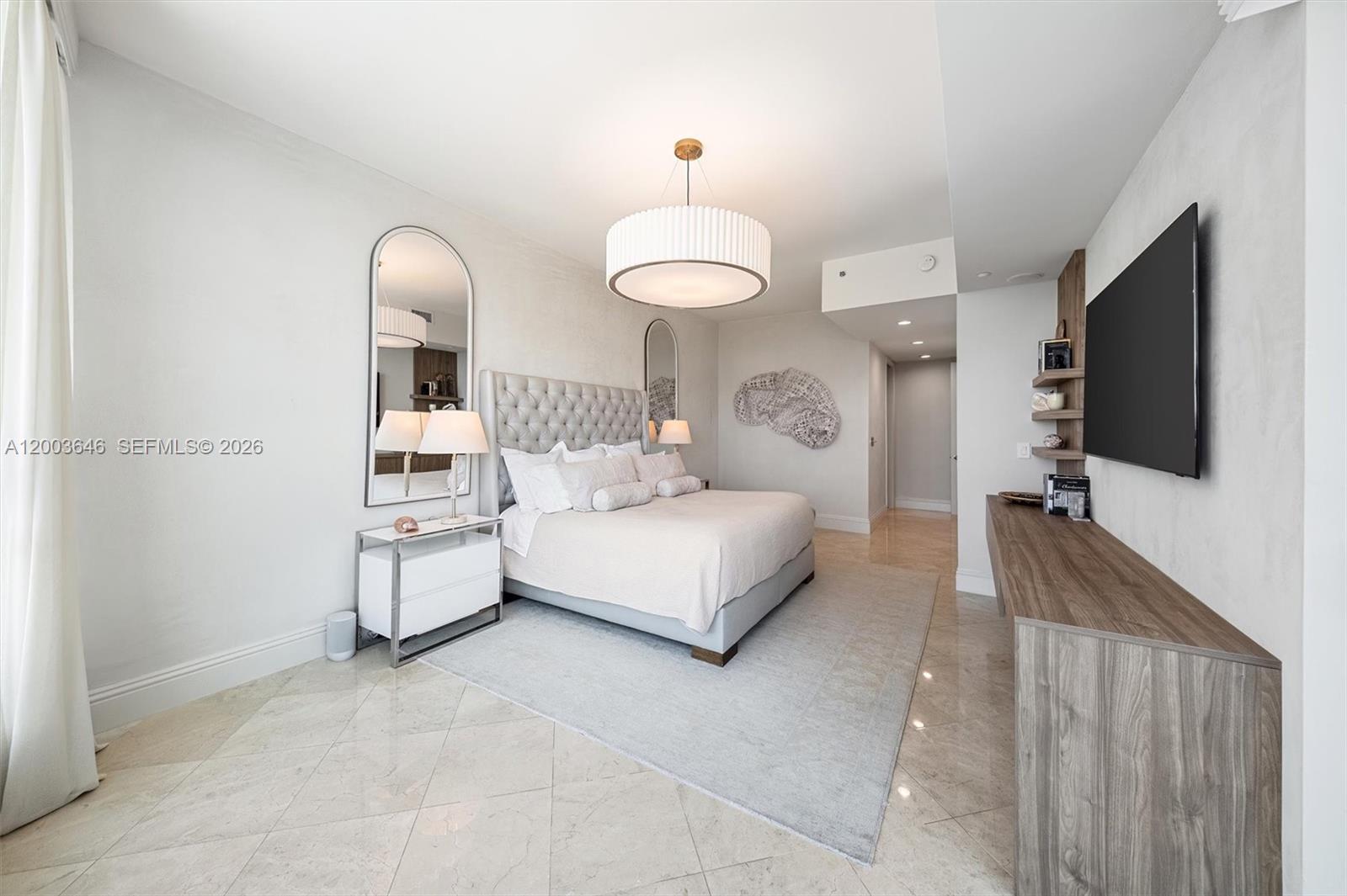 100 S Pointe Dr #702, Miami Beach FL 33139