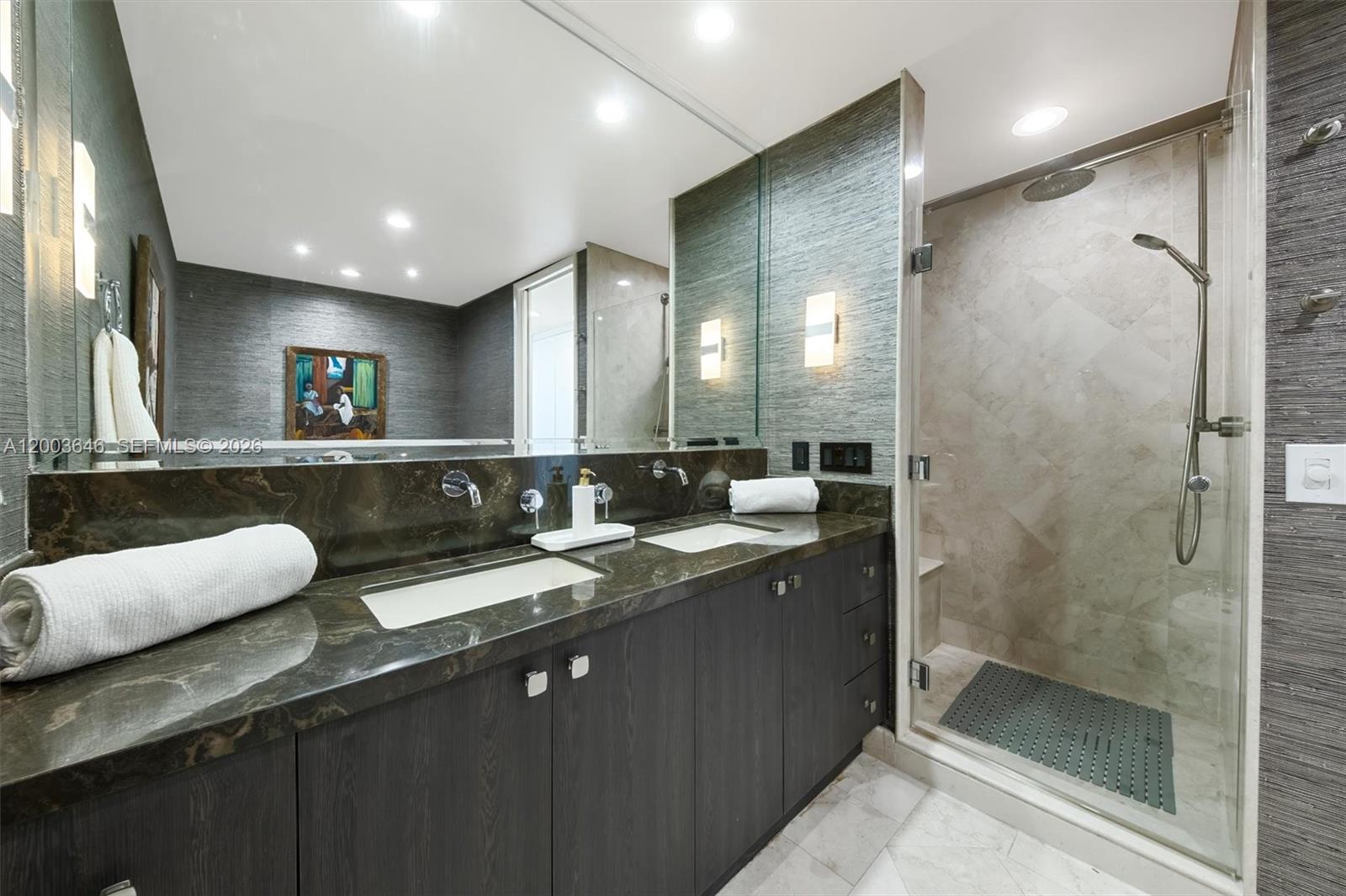 100 S Pointe Dr #702, Miami Beach FL 33139