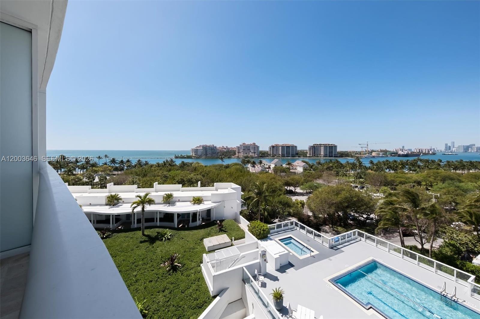 100 S Pointe Dr #702, Miami Beach FL 33139