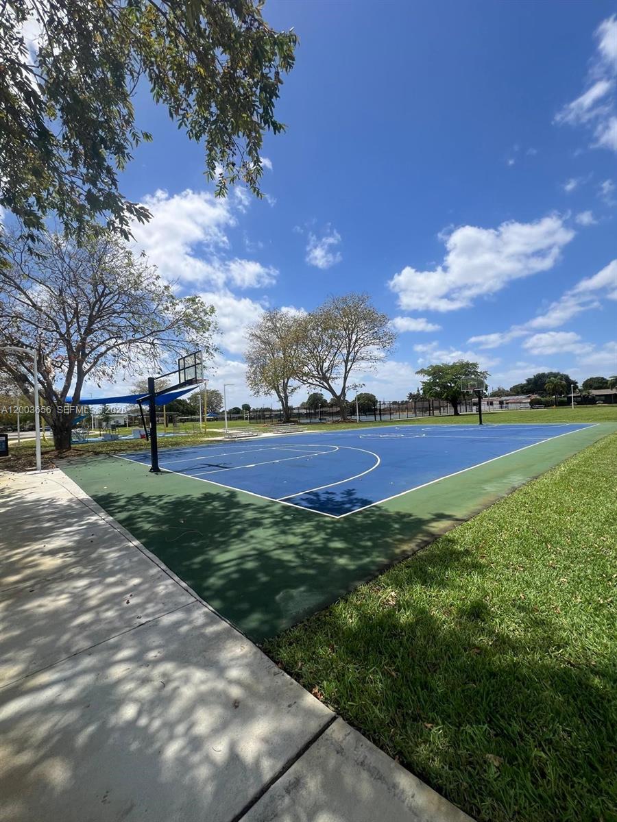 2831 NW 189th St, Miami Gardens FL 33056