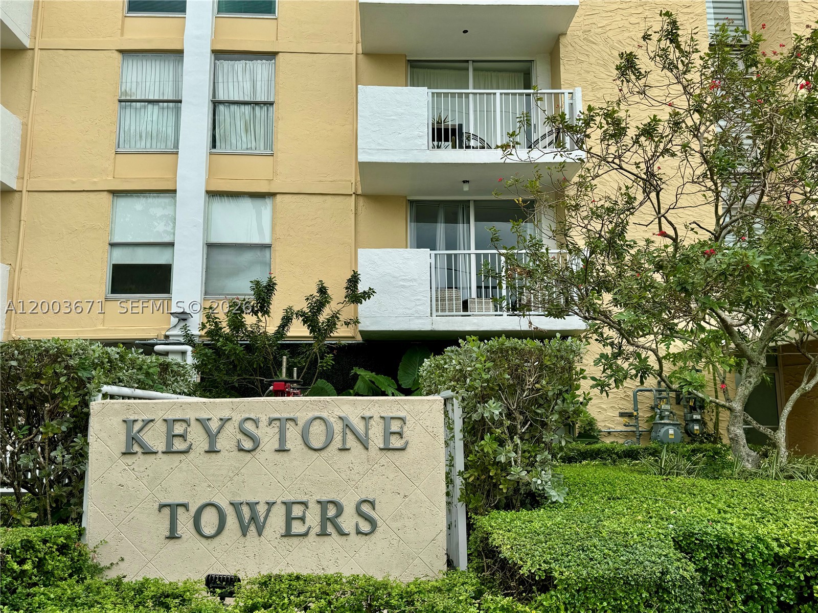 2020 NE 135th St #810, North Miami FL 33181