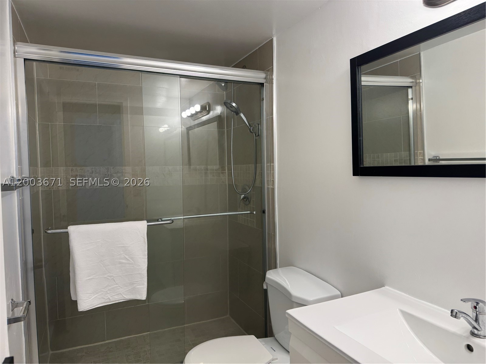 2020 NE 135th St #810, North Miami FL 33181
