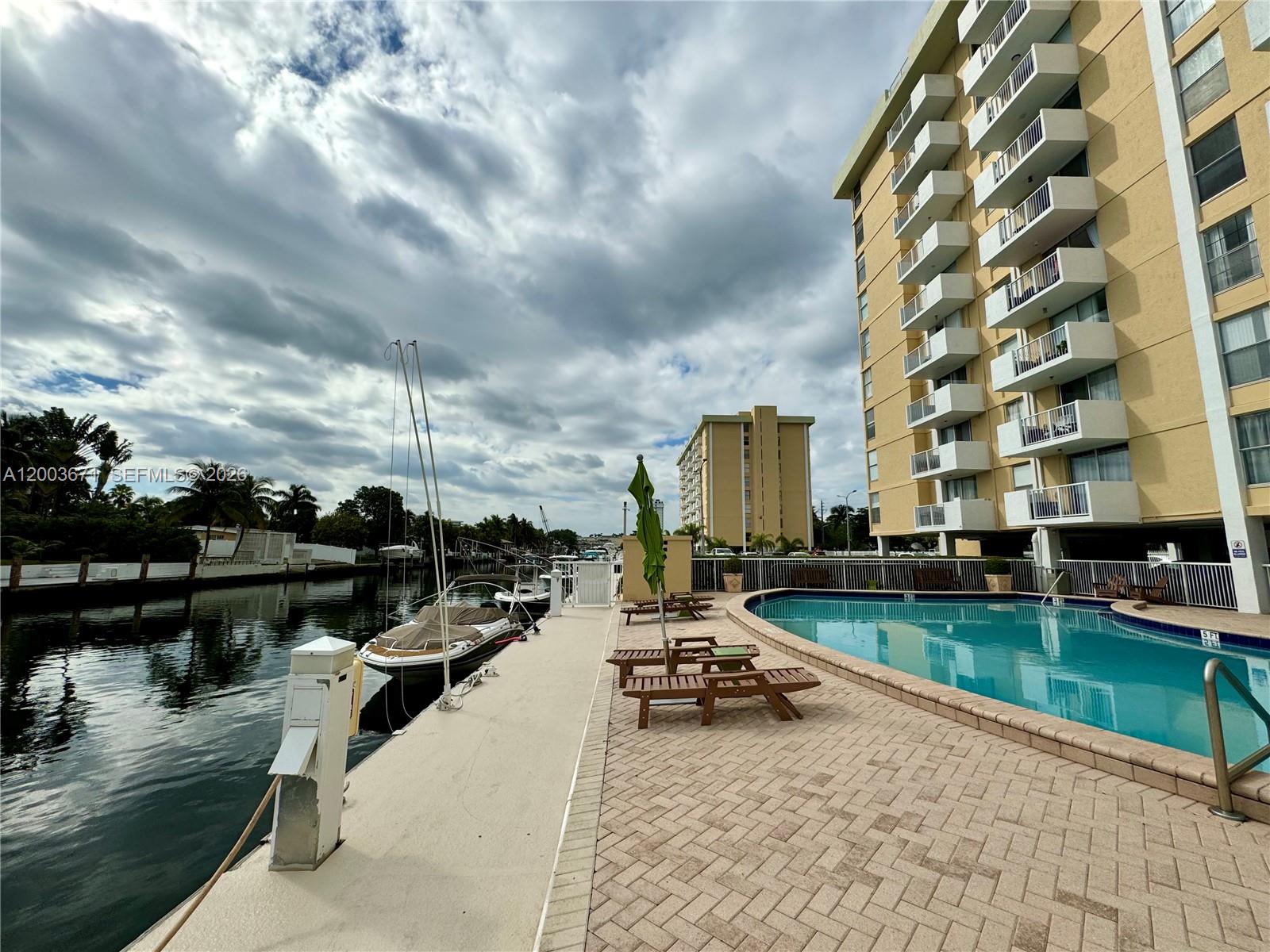 2020 NE 135th St #810, North Miami FL 33181