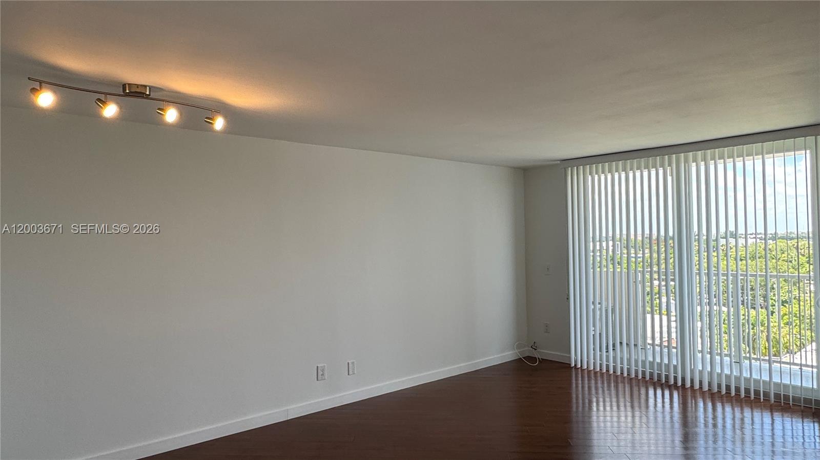 2020 NE 135th St #810, North Miami FL 33181