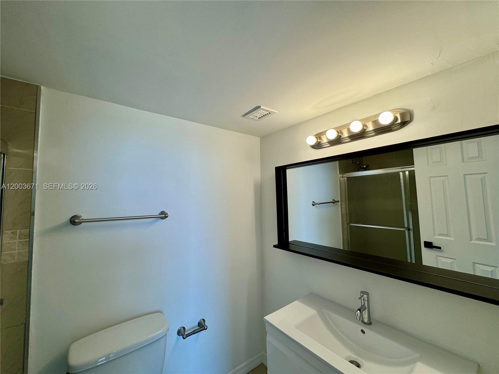 2020 NE 135th St #810, North Miami FL 33181