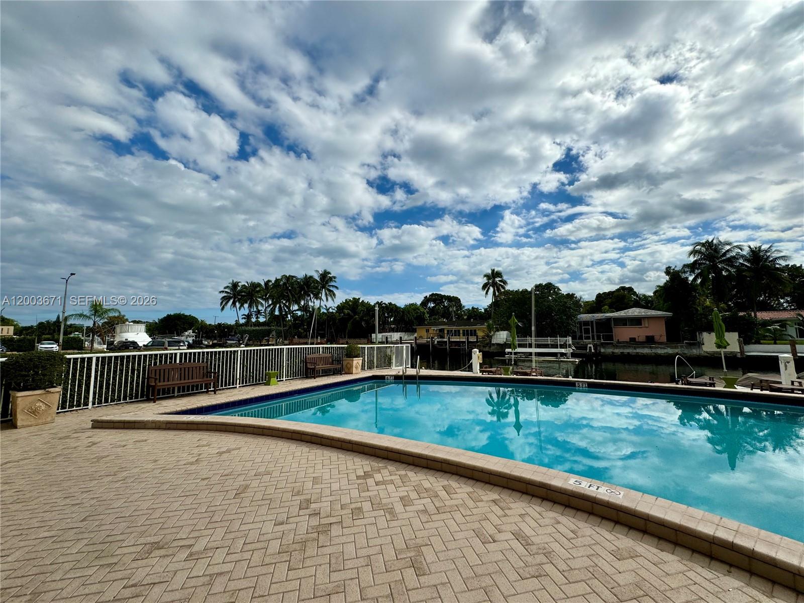 2020 NE 135th St #810, North Miami FL 33181