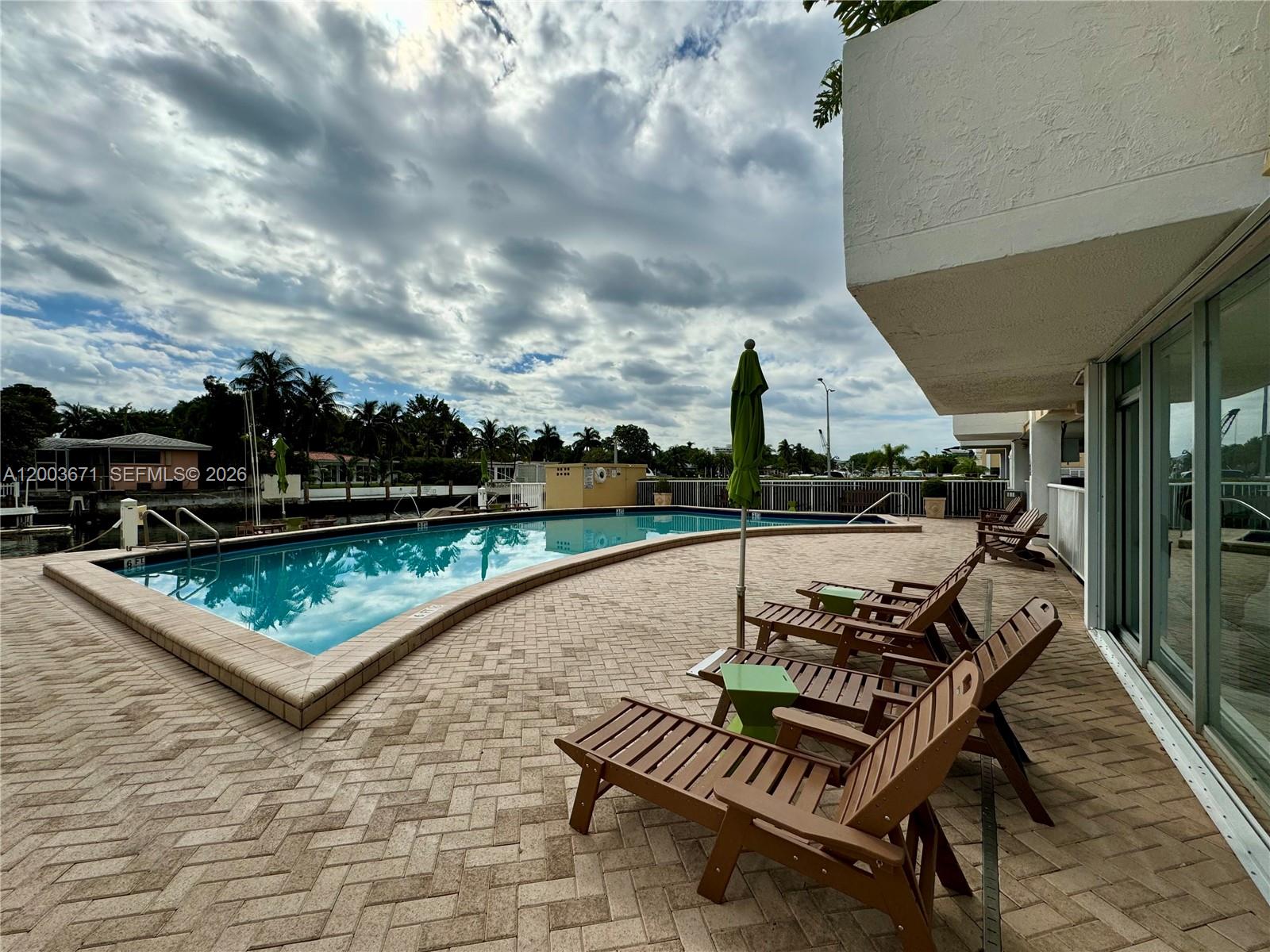 2020 NE 135th St #810, North Miami FL 33181