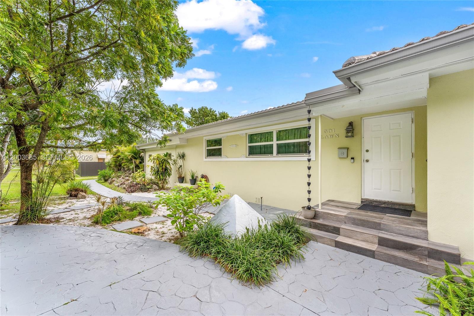 501 Lawn Way, Miami Springs FL 33166