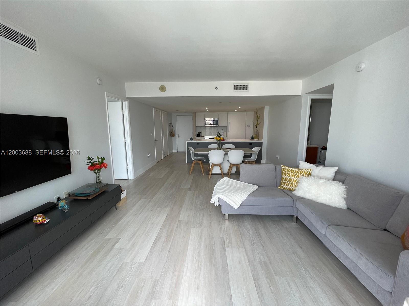 50 Biscayne Blvd #2611, Miami FL 33132