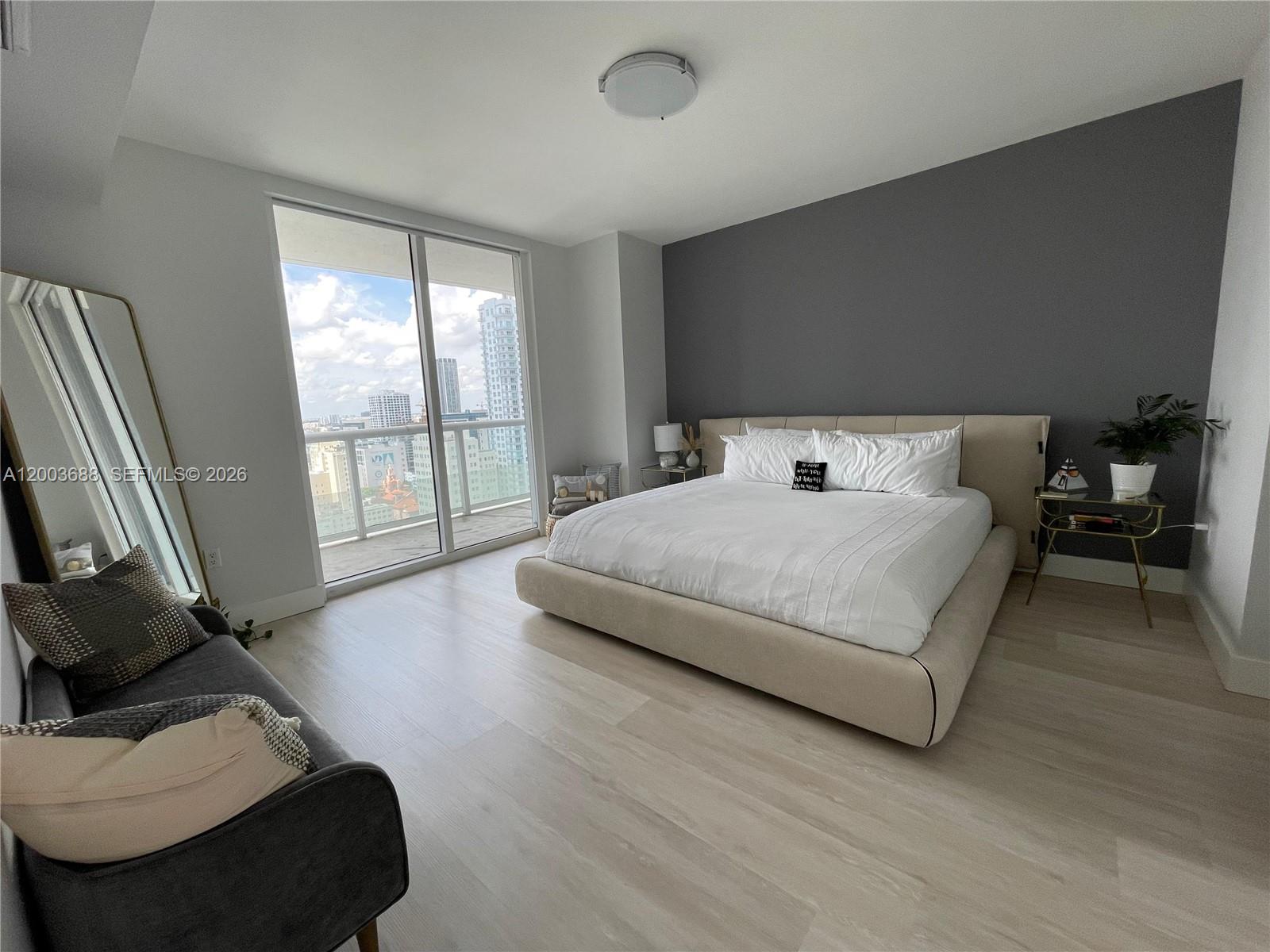 50 Biscayne Blvd #2611, Miami FL 33132
