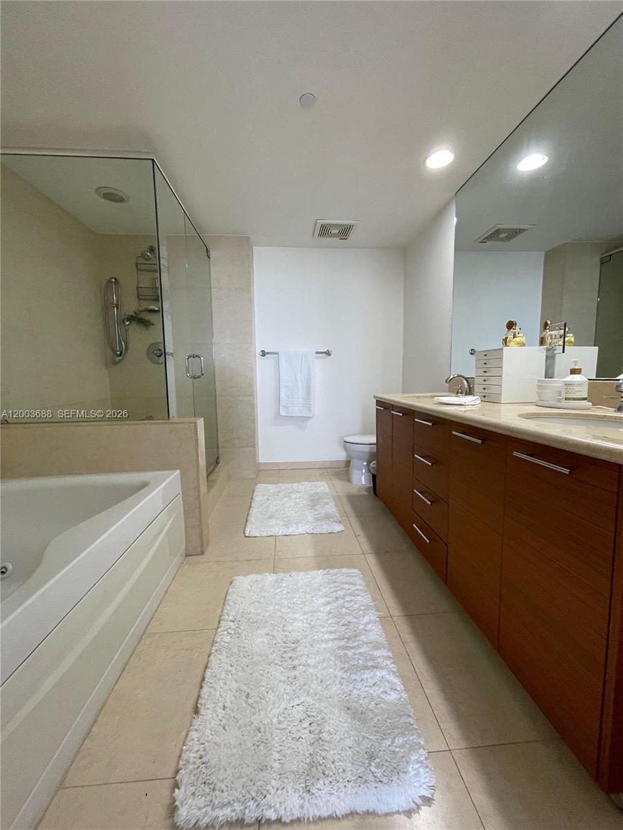 50 Biscayne Blvd #2611, Miami FL 33132