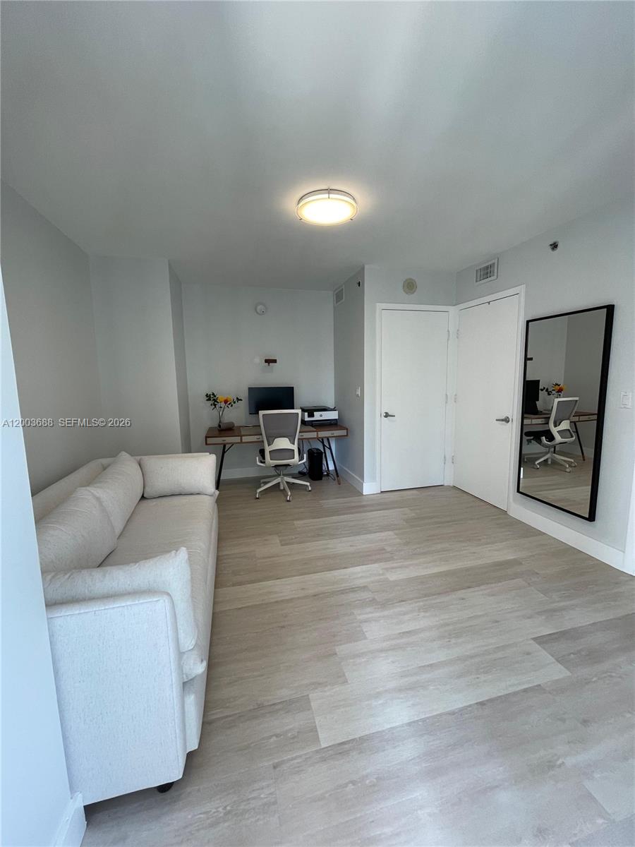 50 Biscayne Blvd #2611, Miami FL 33132