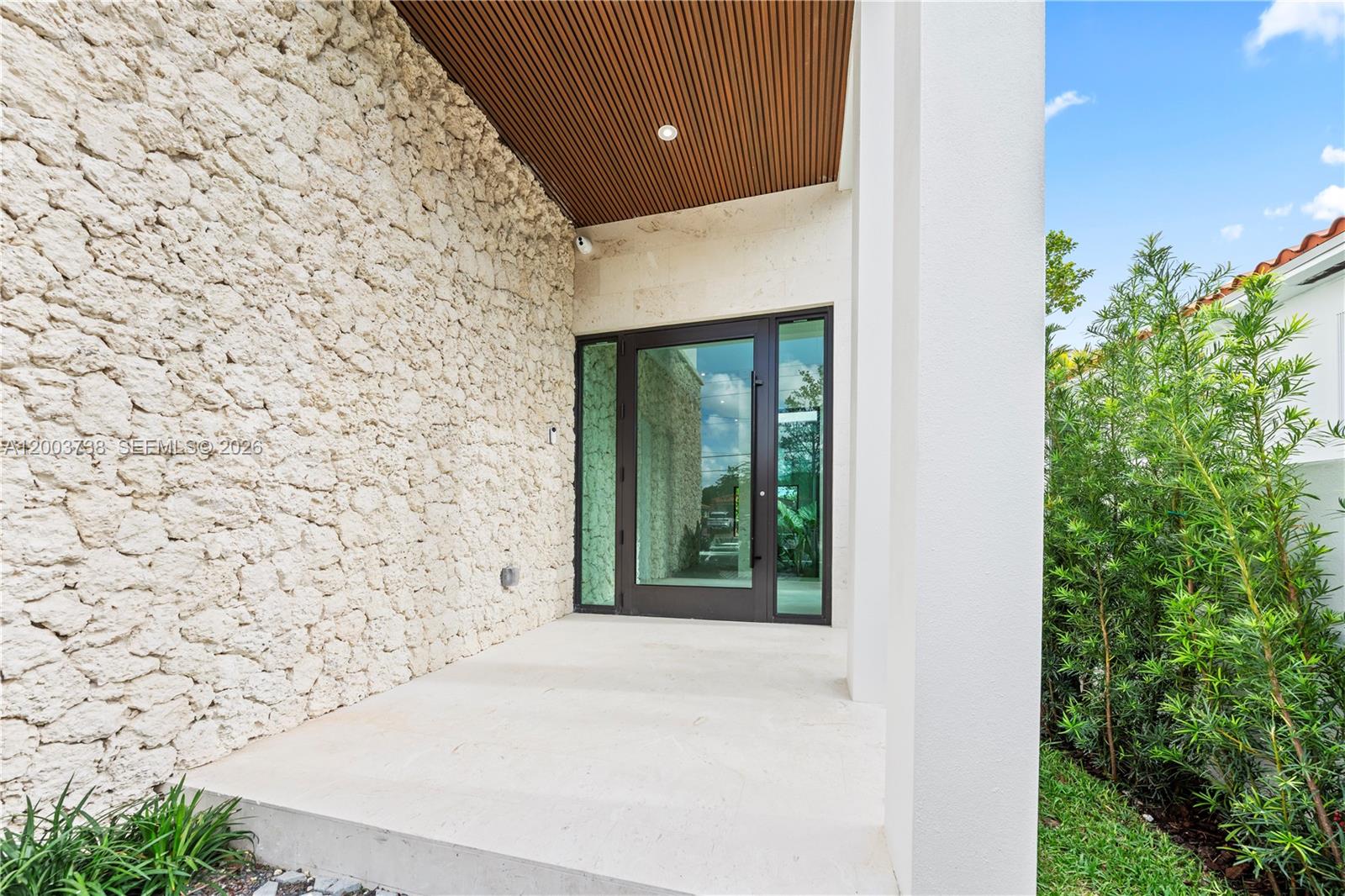 3320 SW 23rd St, Miami FL 33145