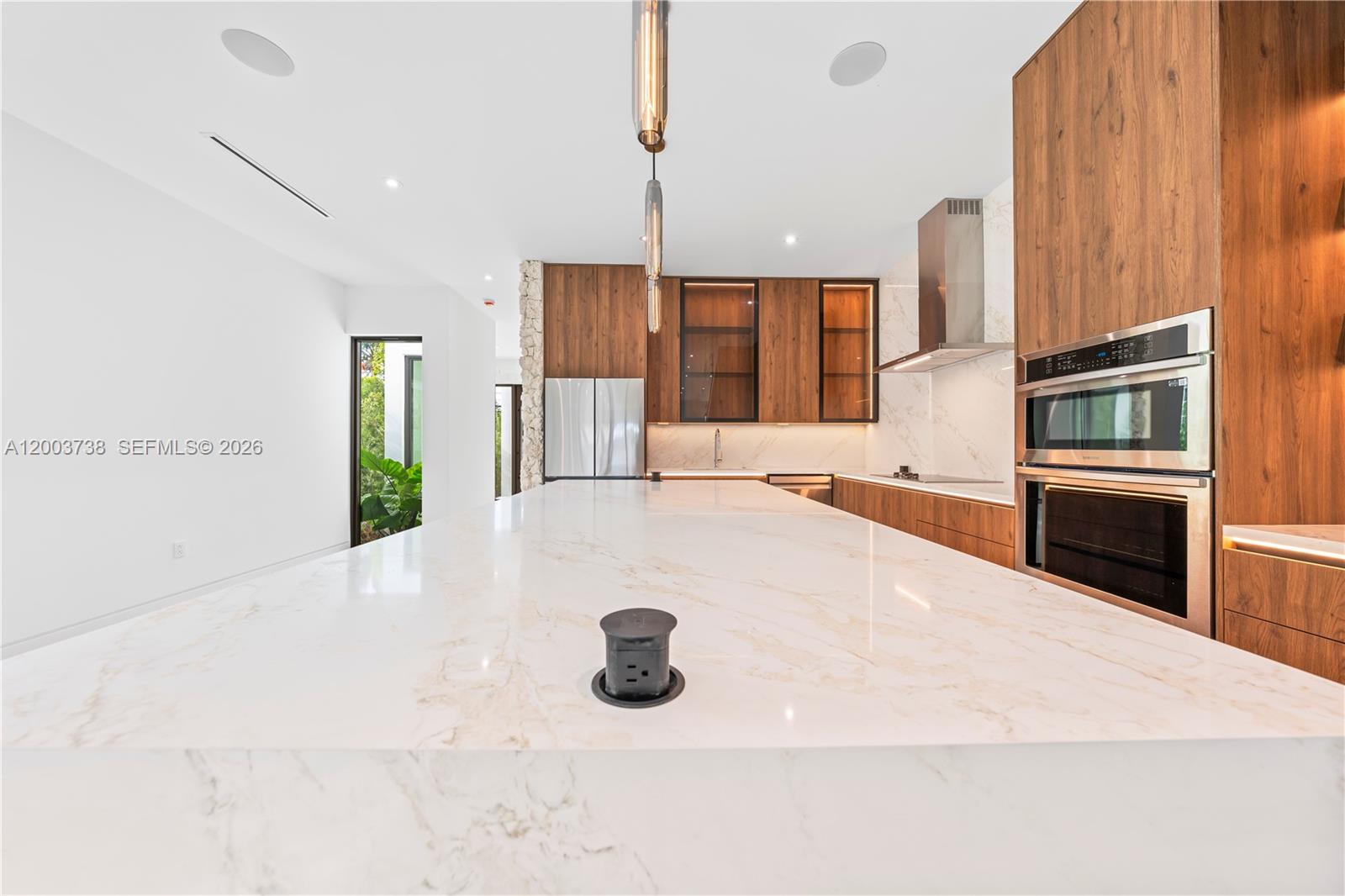 3320 SW 23rd St, Miami FL 33145
