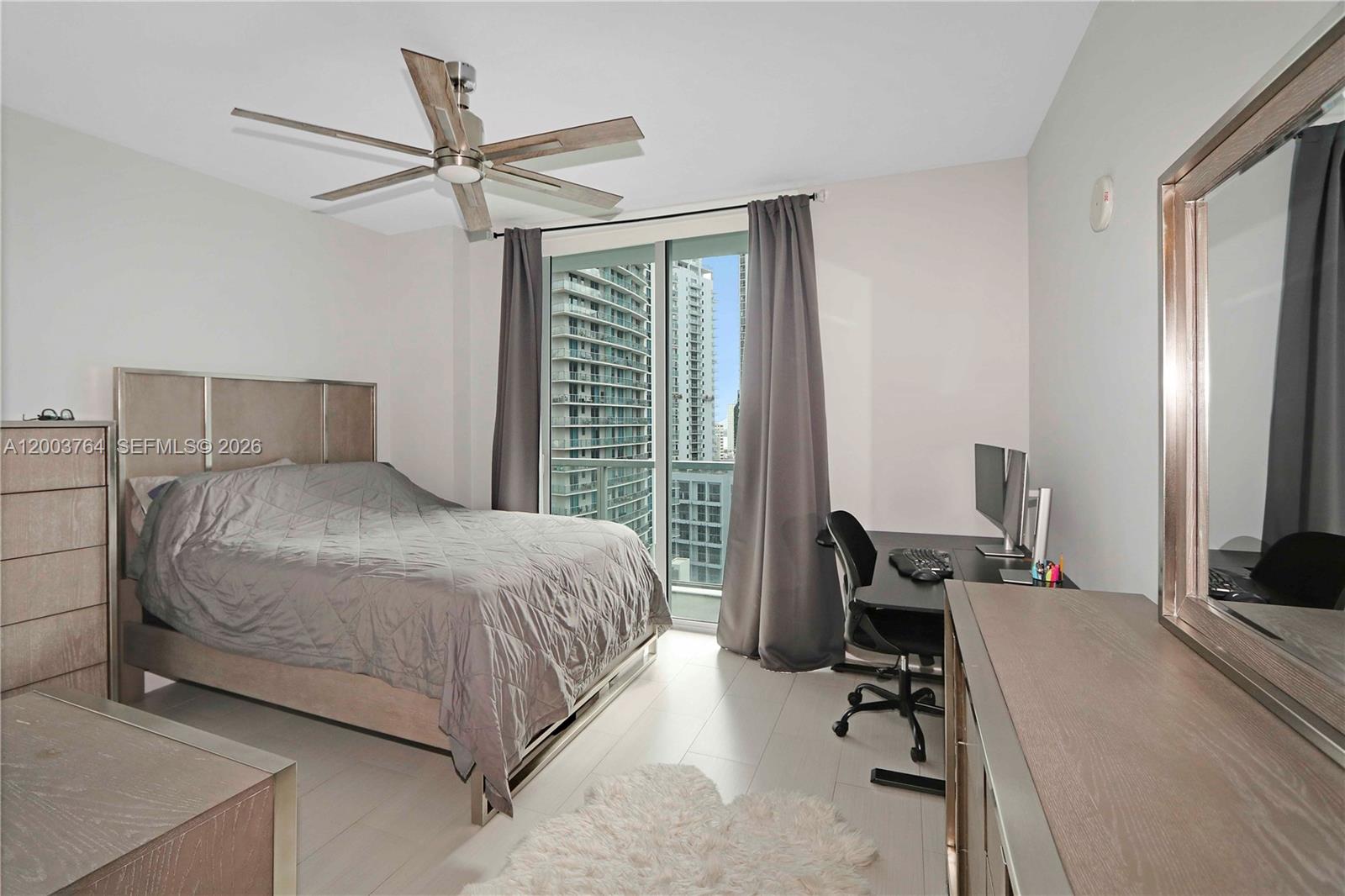 79 SW 12th St #2106-S, Miami FL 33130