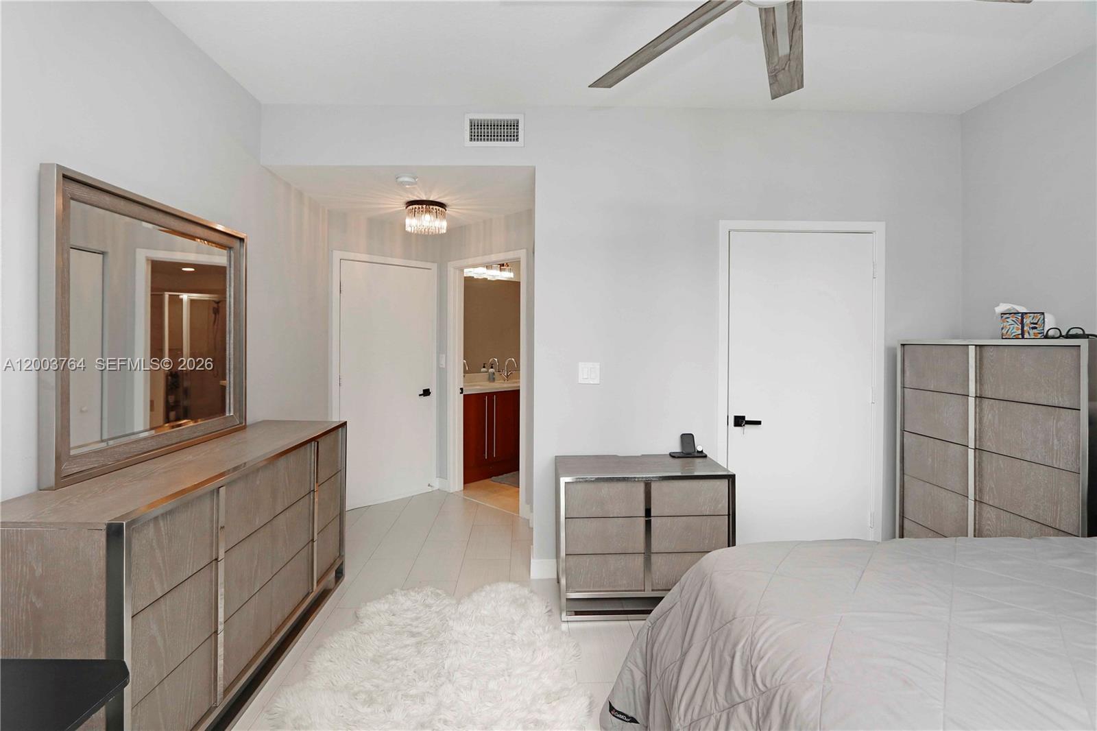 79 SW 12th St #2106-S, Miami FL 33130