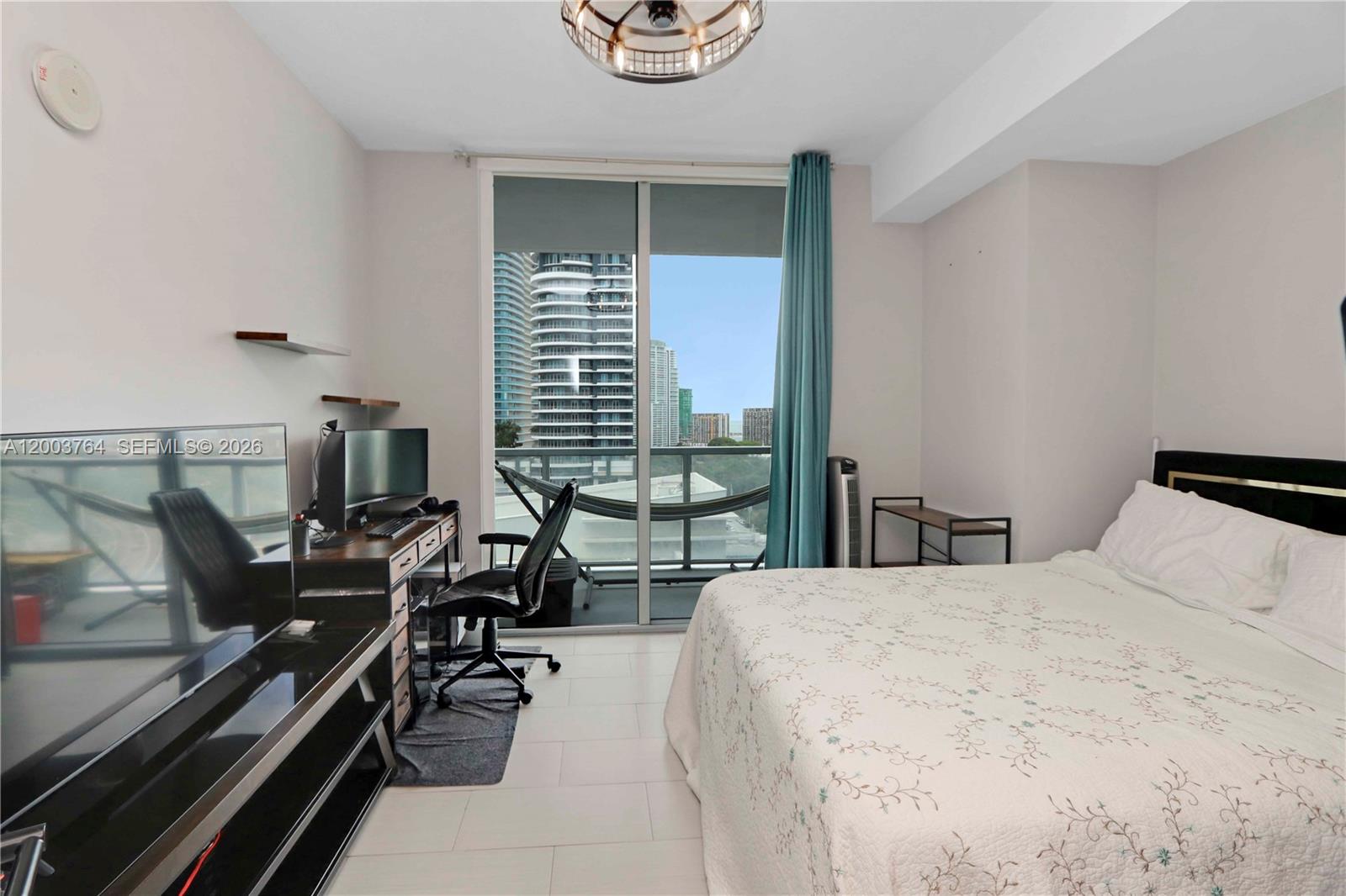 79 SW 12th St #2106-S, Miami FL 33130
