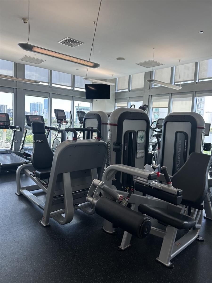 79 SW 12th St #2106-S, Miami FL 33130