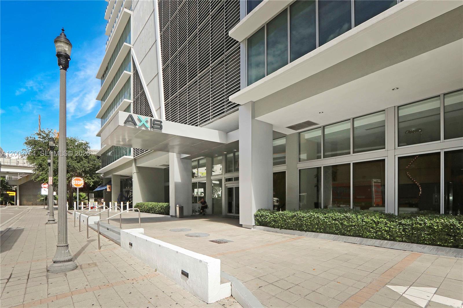 79 SW 12th St #2106-S, Miami FL 33130