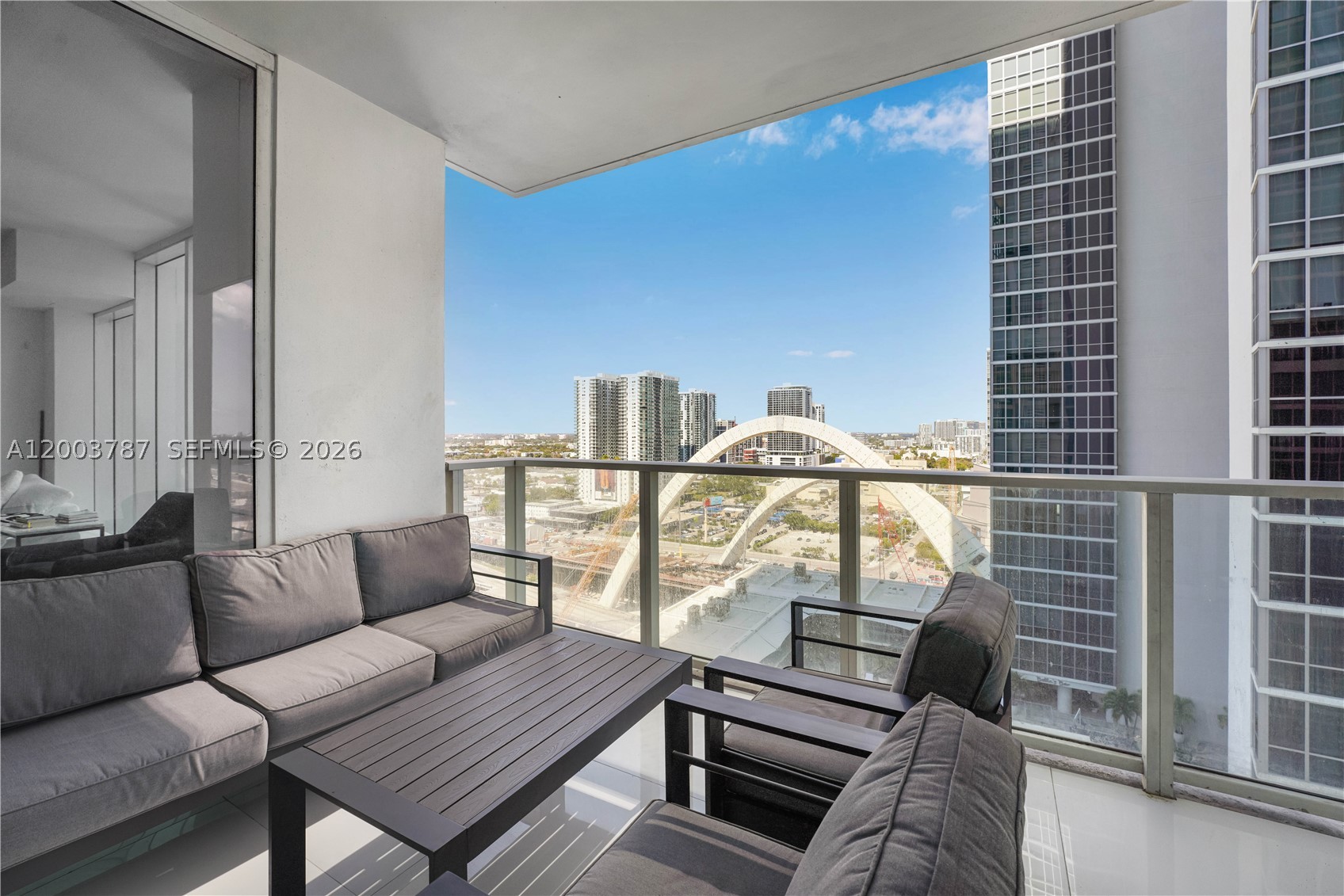 1040 Biscayne Blvd #1905, Miami FL 33132