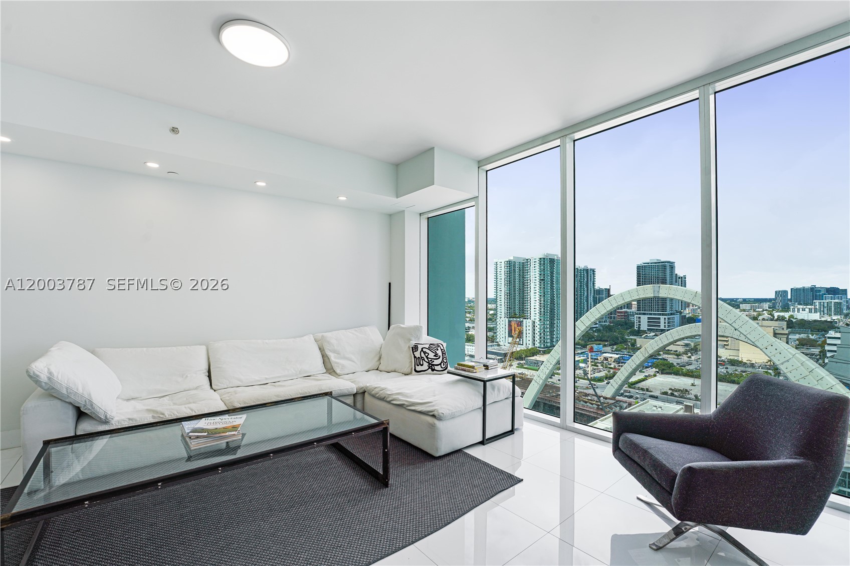 1040 Biscayne Blvd #1905, Miami FL 33132