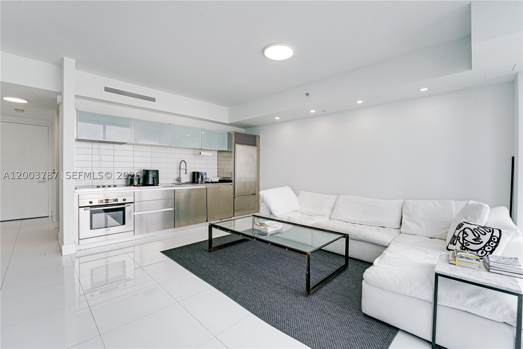 1040 Biscayne Blvd #1905, Miami FL 33132