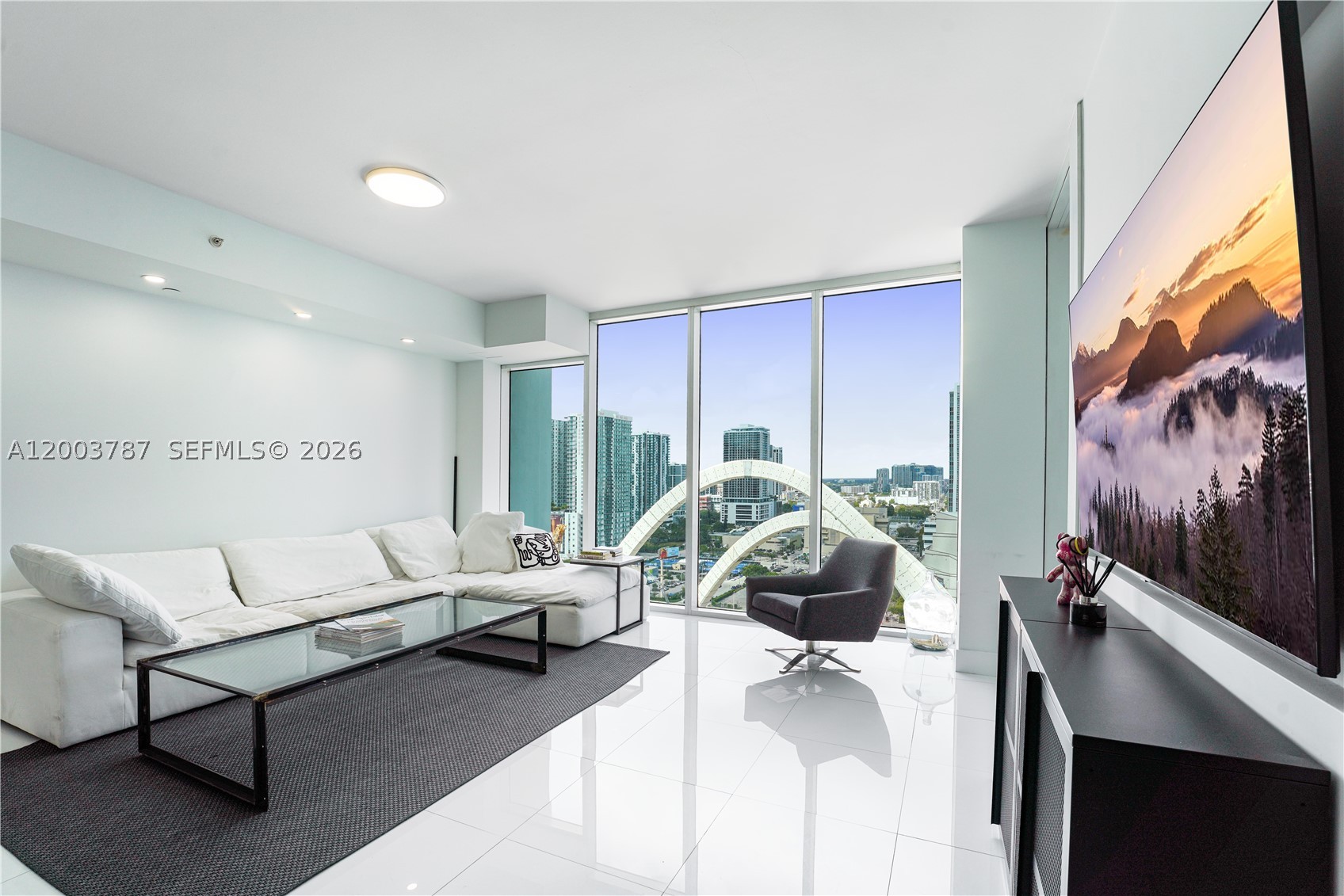 1040 Biscayne Blvd #1905, Miami FL 33132