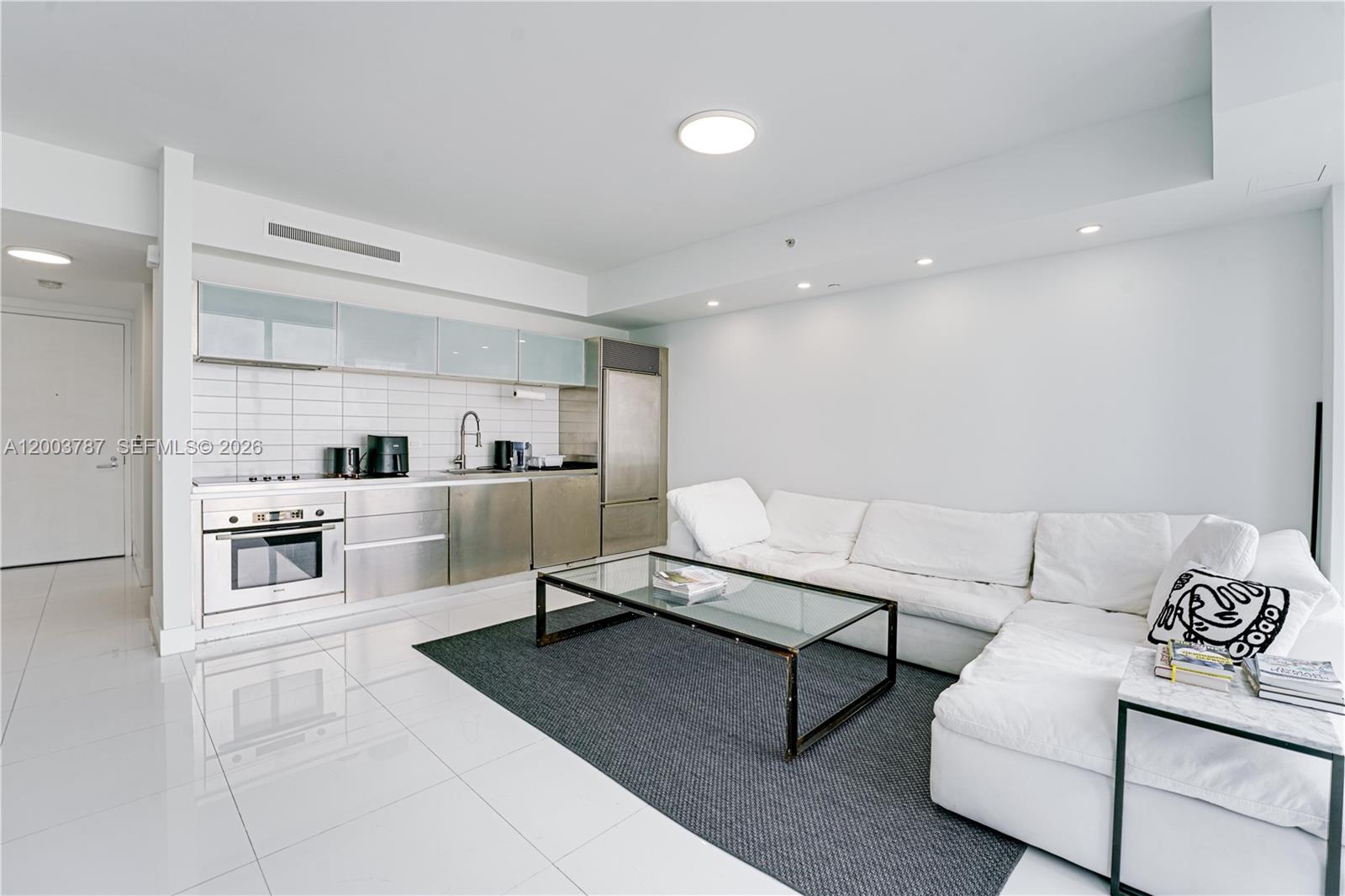 1040 Biscayne Blvd #1905, Miami FL 33132