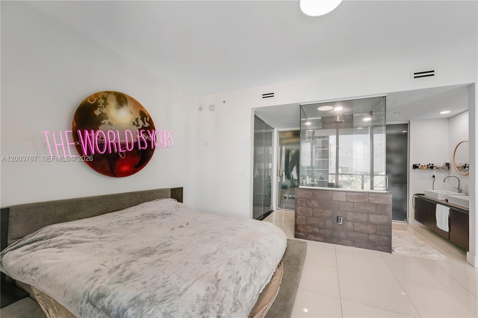 1040 Biscayne Blvd #1905, Miami FL 33132
