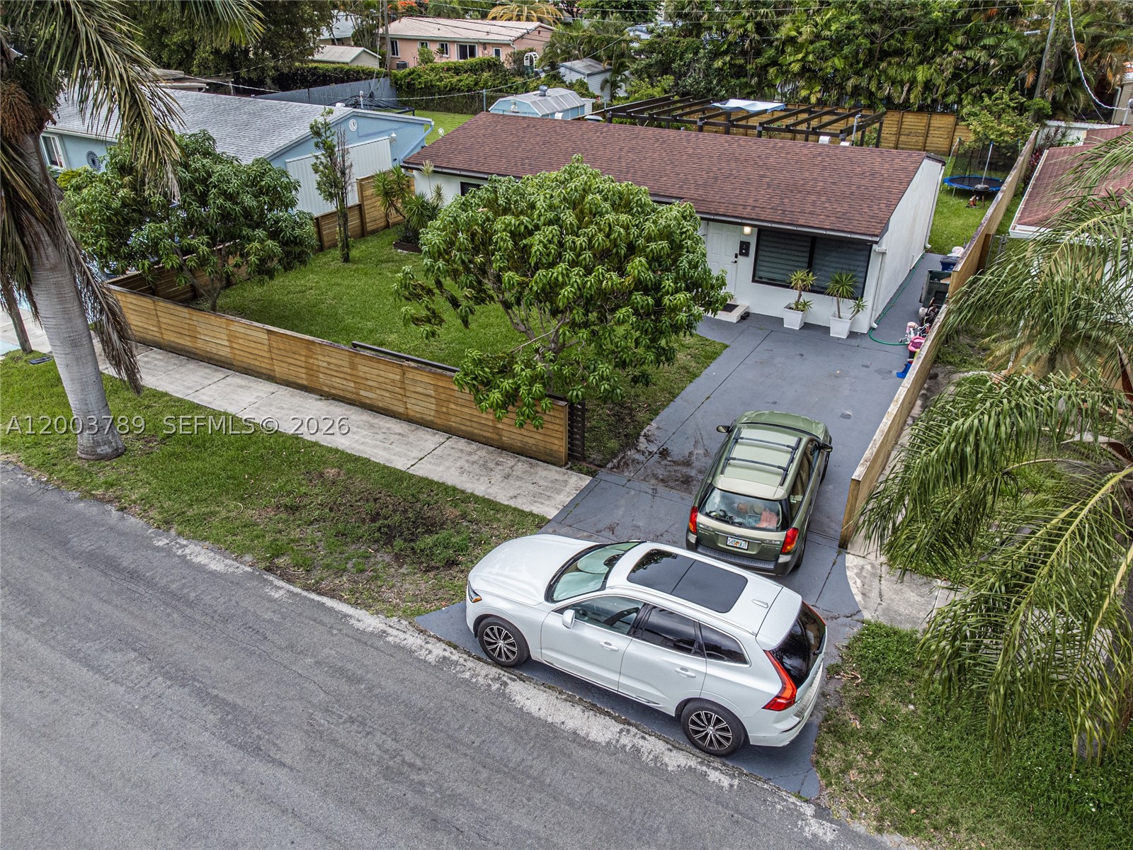 906 NE 6th St #0, Hallandale Beach FL 33009