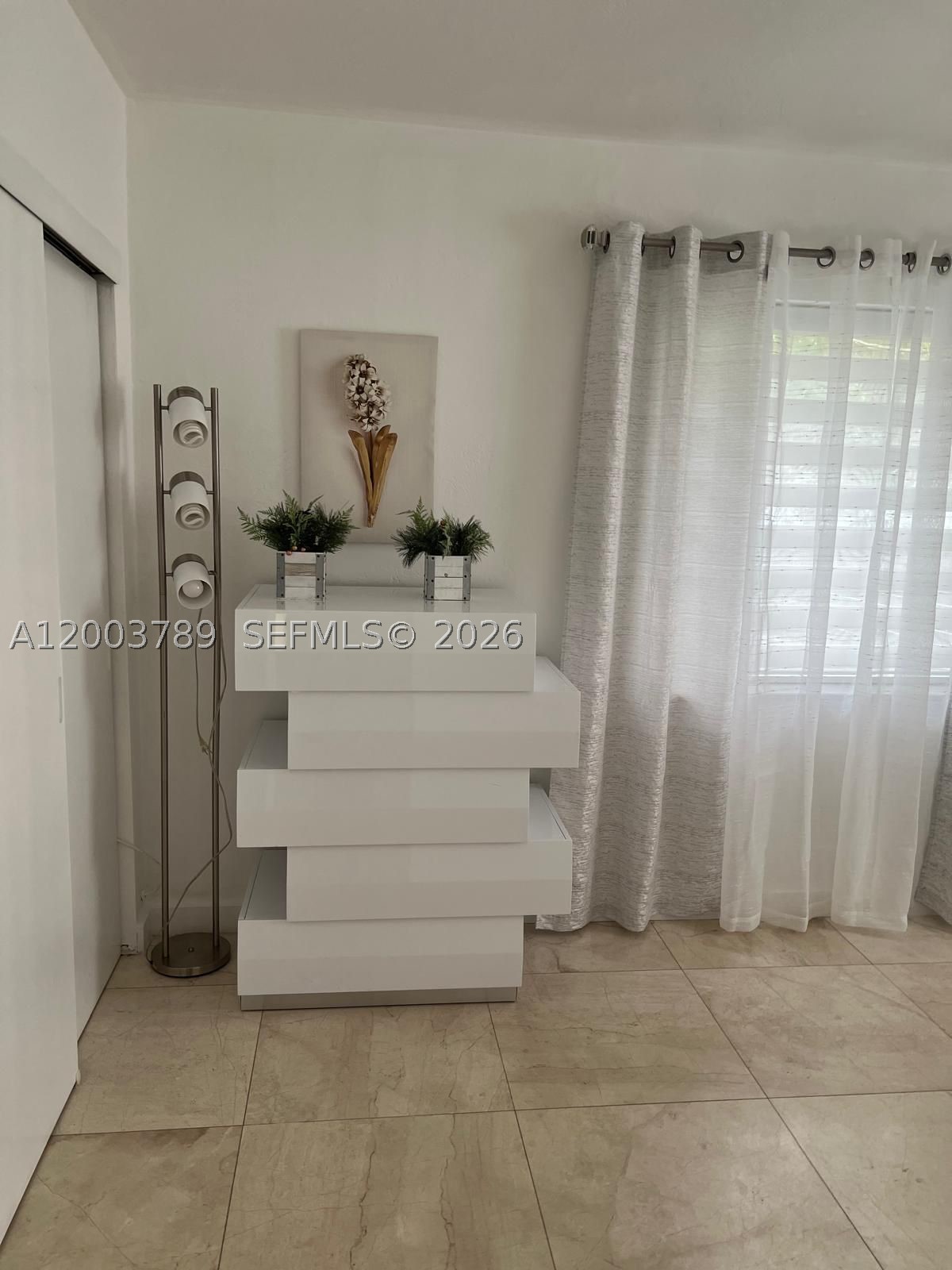 906 NE 6th St #0, Hallandale Beach FL 33009