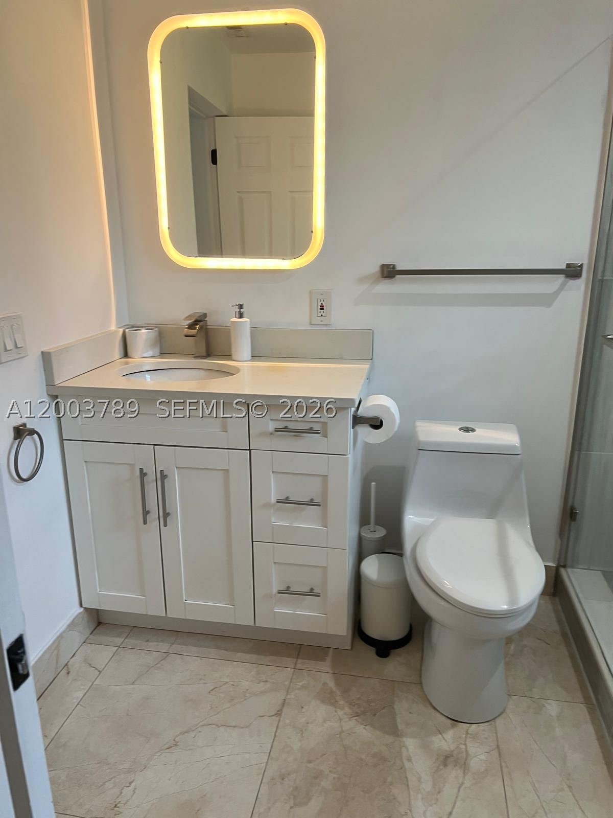 906 NE 6th St #0, Hallandale Beach FL 33009