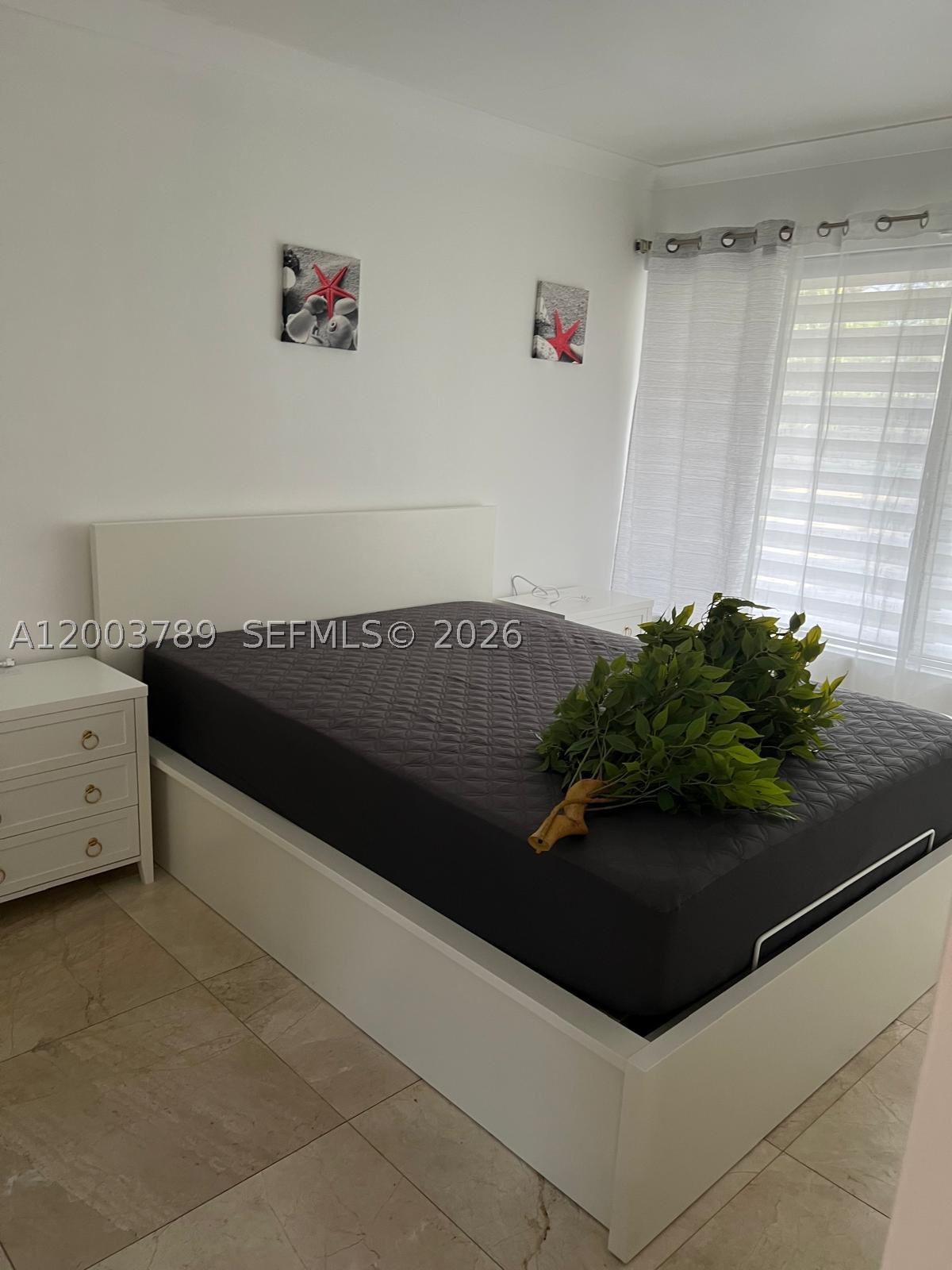 906 NE 6th St #0, Hallandale Beach FL 33009