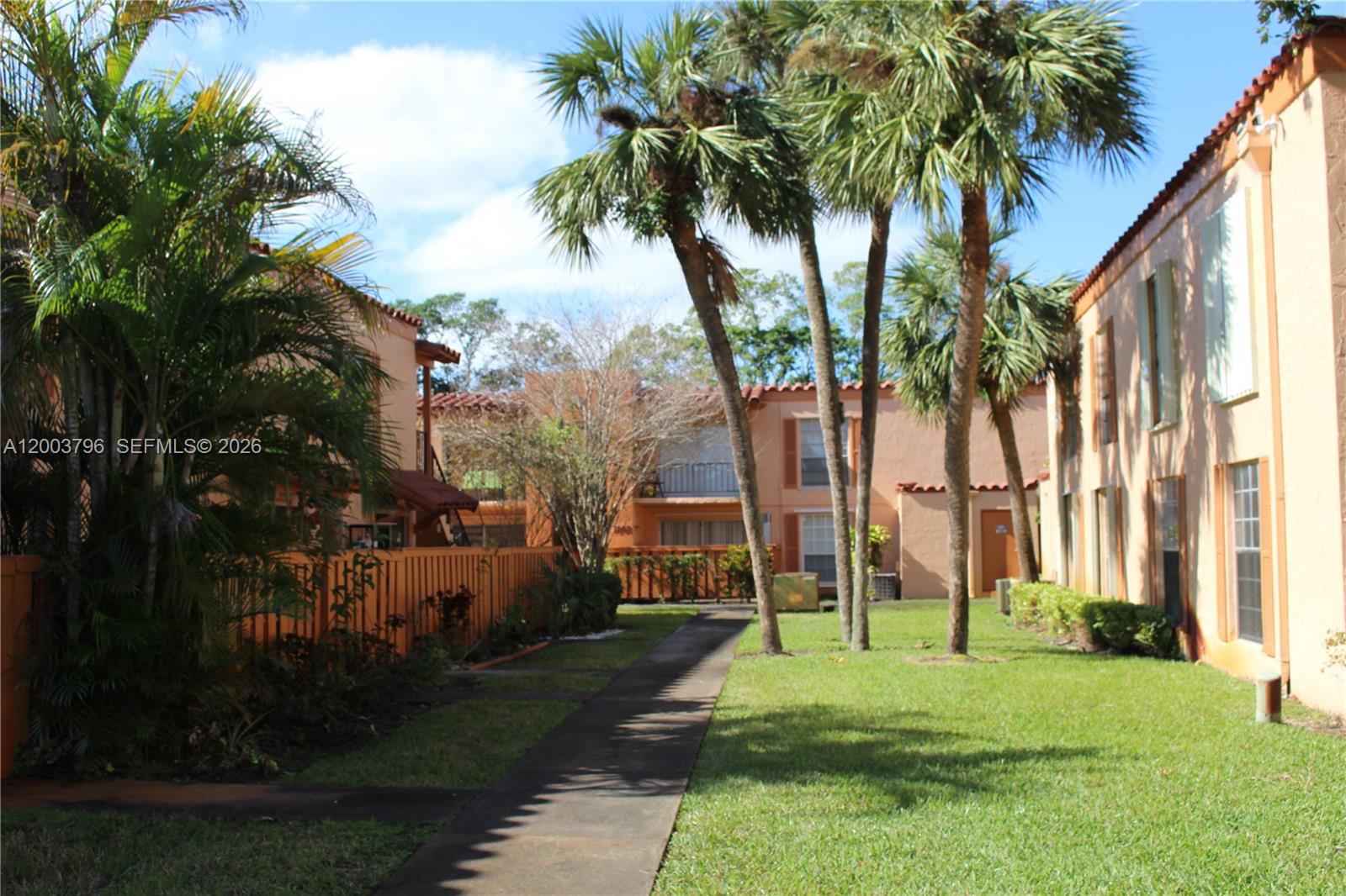 7208 Fairway Dr #I8, Miami Lakes FL 33014
