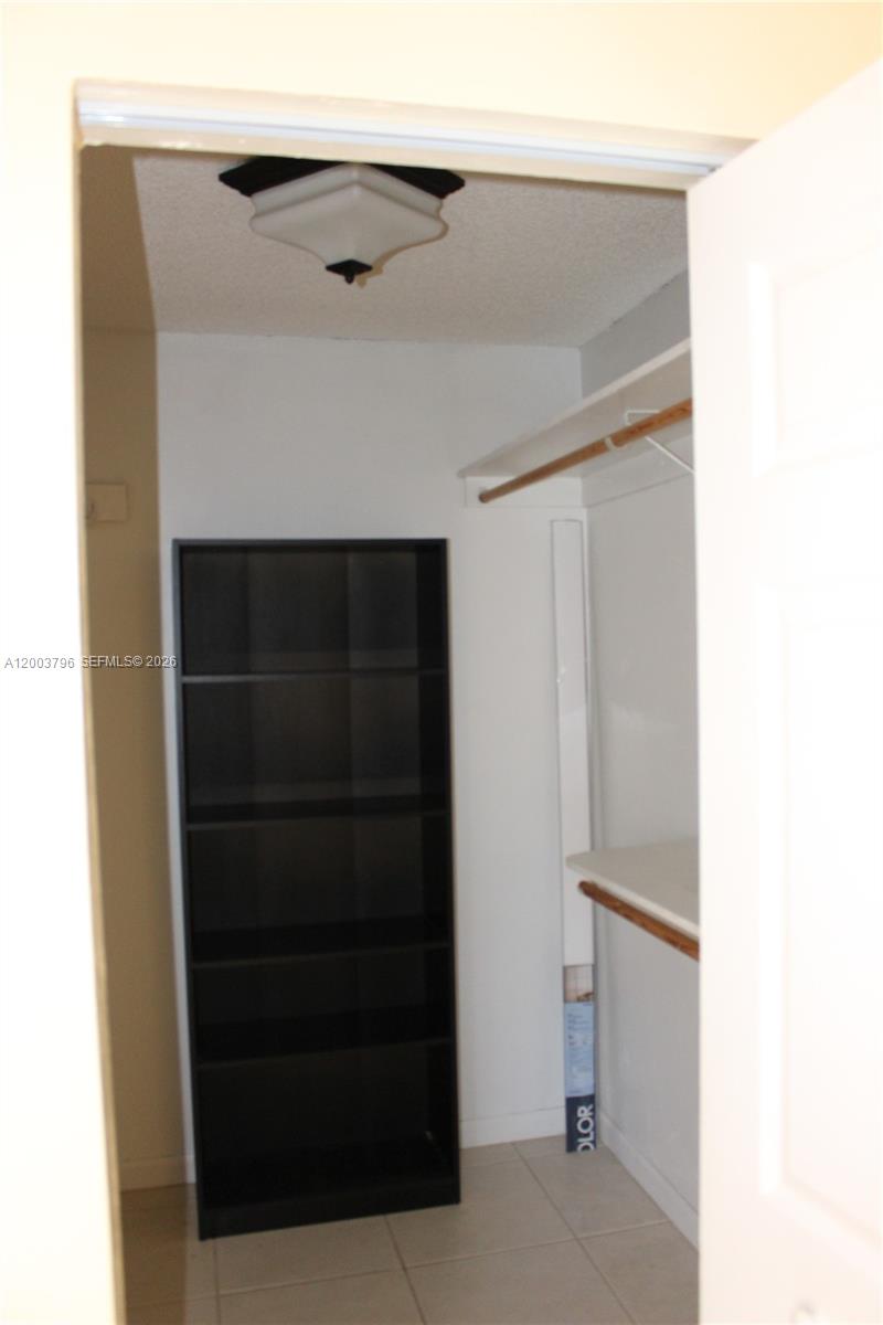 7208 Fairway Dr #I8, Miami Lakes FL 33014