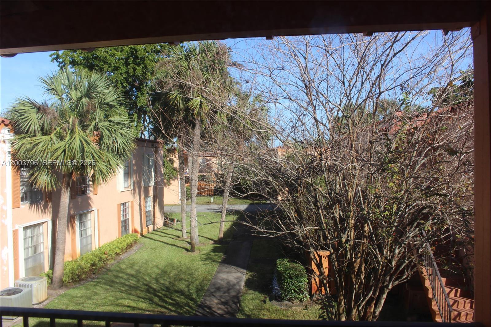 7208 Fairway Dr #I8, Miami Lakes FL 33014