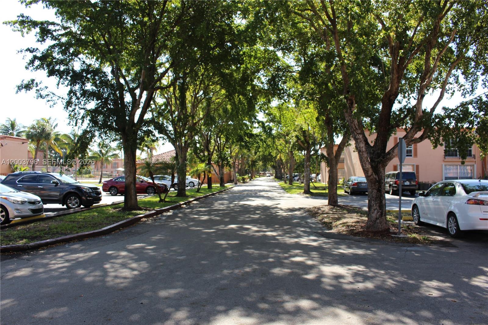 7208 Fairway Dr #I8, Miami Lakes FL 33014