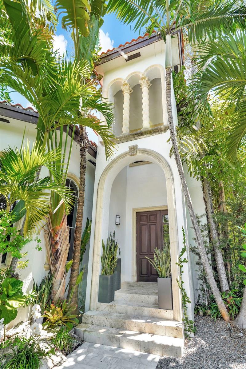 2143 N Bay Rd, Miami Beach FL 33140