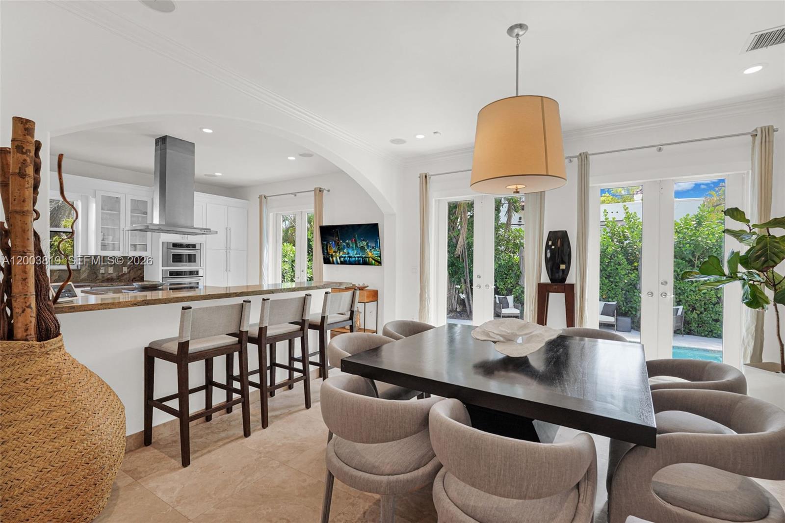 2143 N Bay Rd, Miami Beach FL 33140