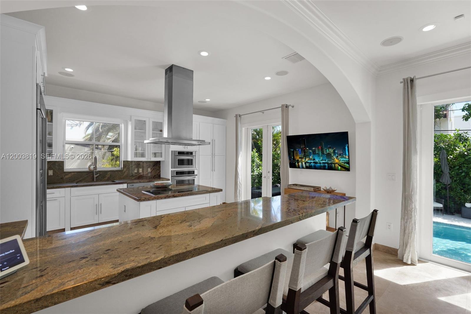 2143 N Bay Rd, Miami Beach FL 33140