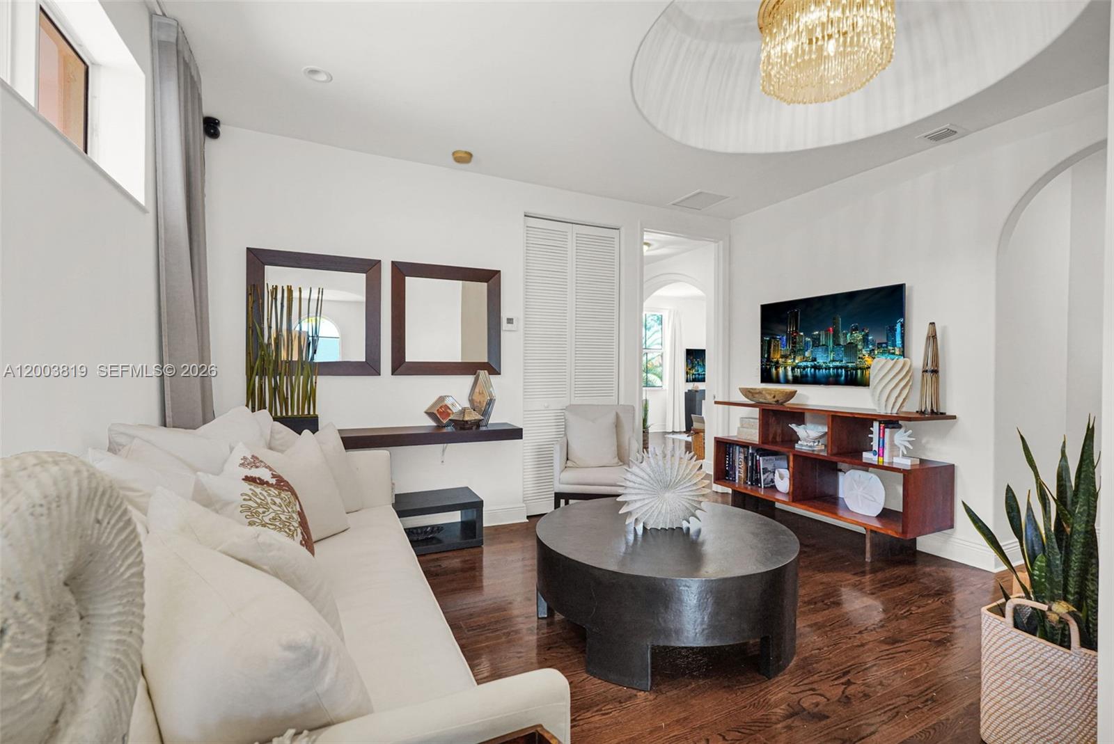 2143 N Bay Rd, Miami Beach FL 33140