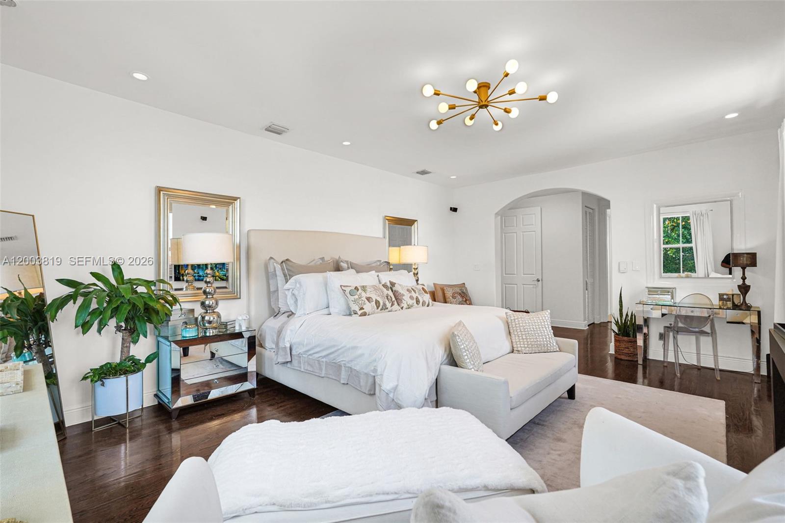 2143 N Bay Rd, Miami Beach FL 33140