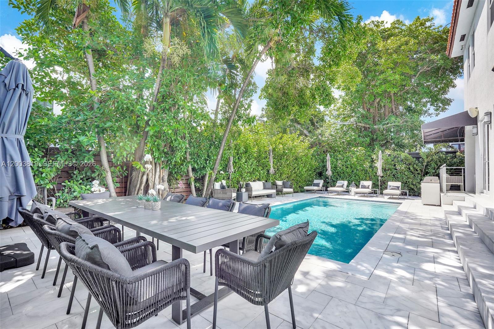 2143 N Bay Rd, Miami Beach FL 33140